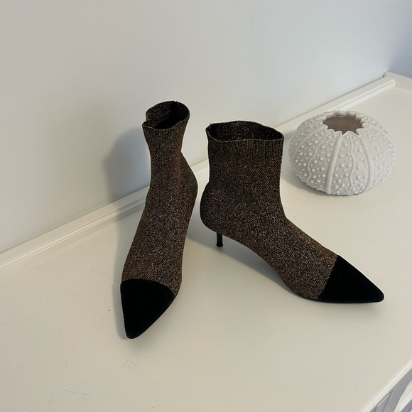 Booties Lycra and suede with kitty heels by Uterque, made in Spain - Picture 2 of 6